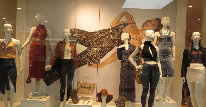 3 visual merchandising tips to increase your store traffic